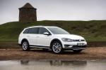 Volkswagen Golf Alltrack 2017 года (UK)
